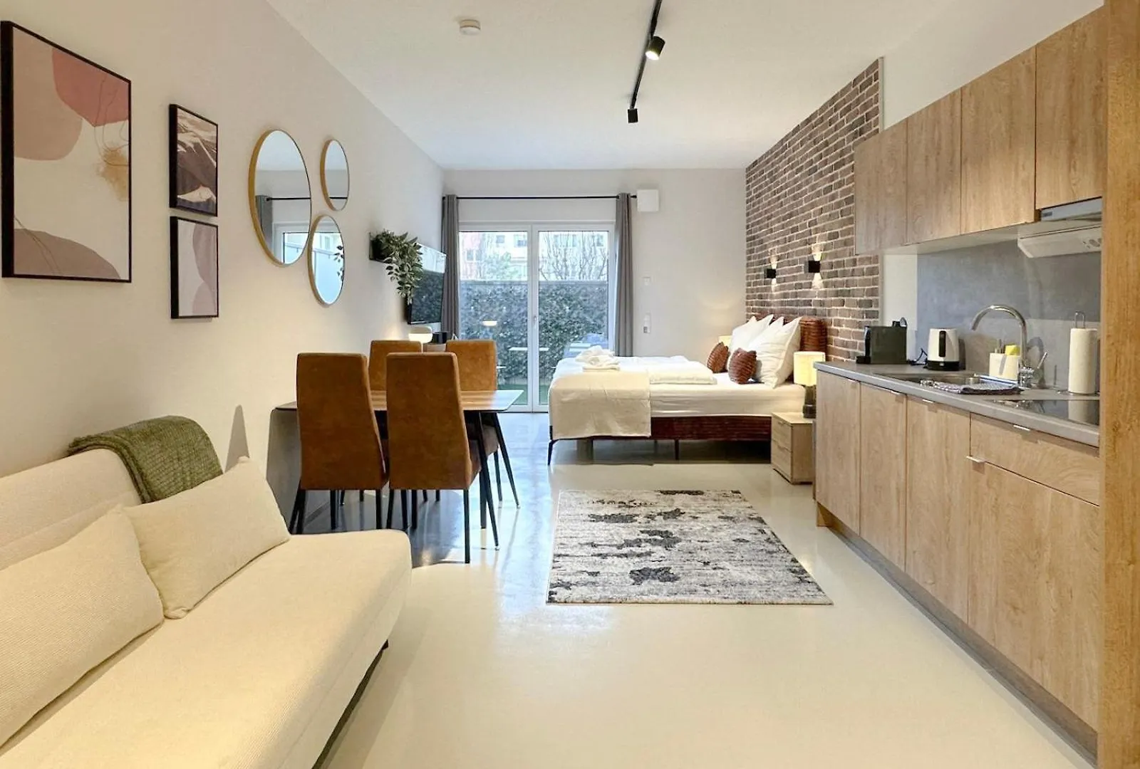 Cosy Apartment With Garden location